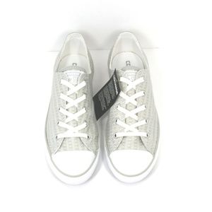 Converse 9.5 womens sneakers